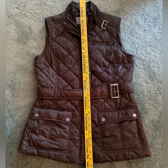 Like New Banana Republic Puffer Vest with a Belt - Picture 7 of 7